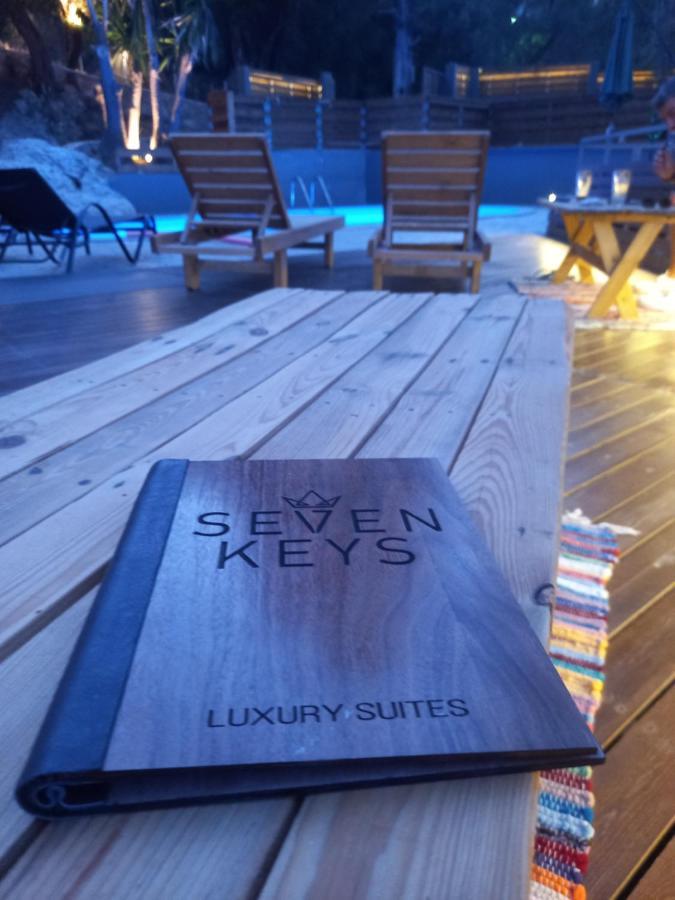 Seven Keys Luxury Suites Achílleion Exteriör bild