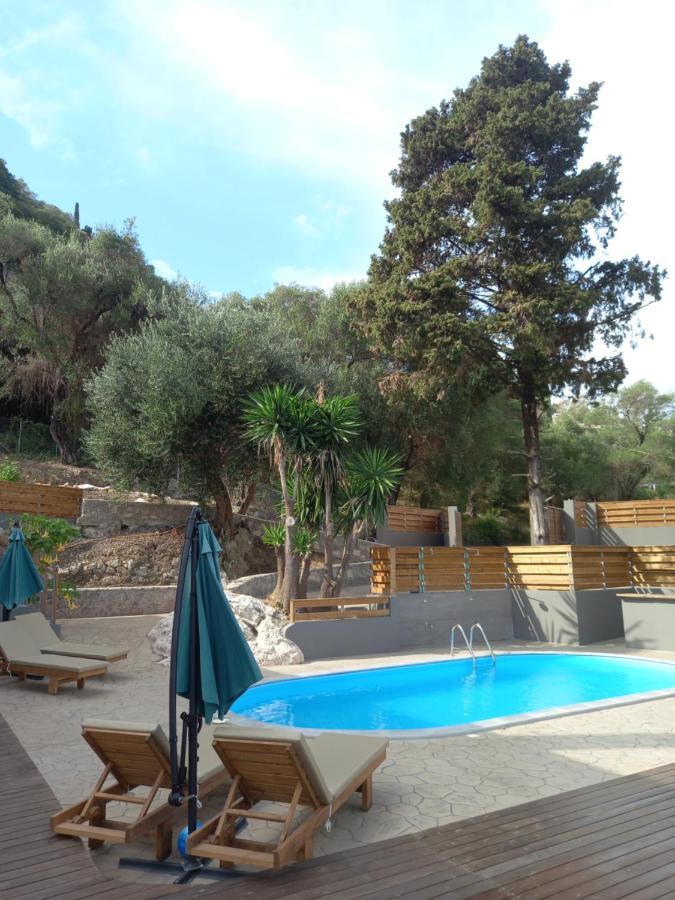 Seven Keys Luxury Suites Achílleion Exteriör bild