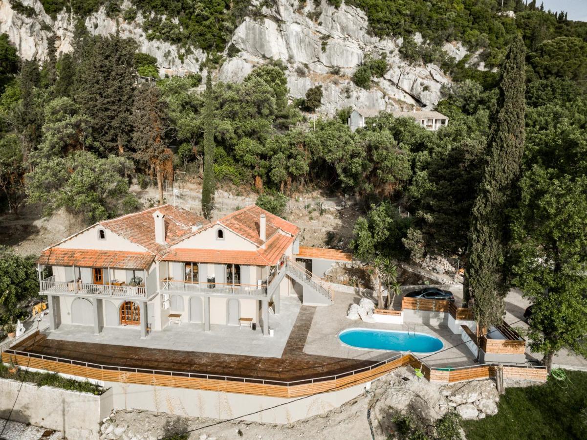Seven Keys Luxury Suites Achílleion Exteriör bild